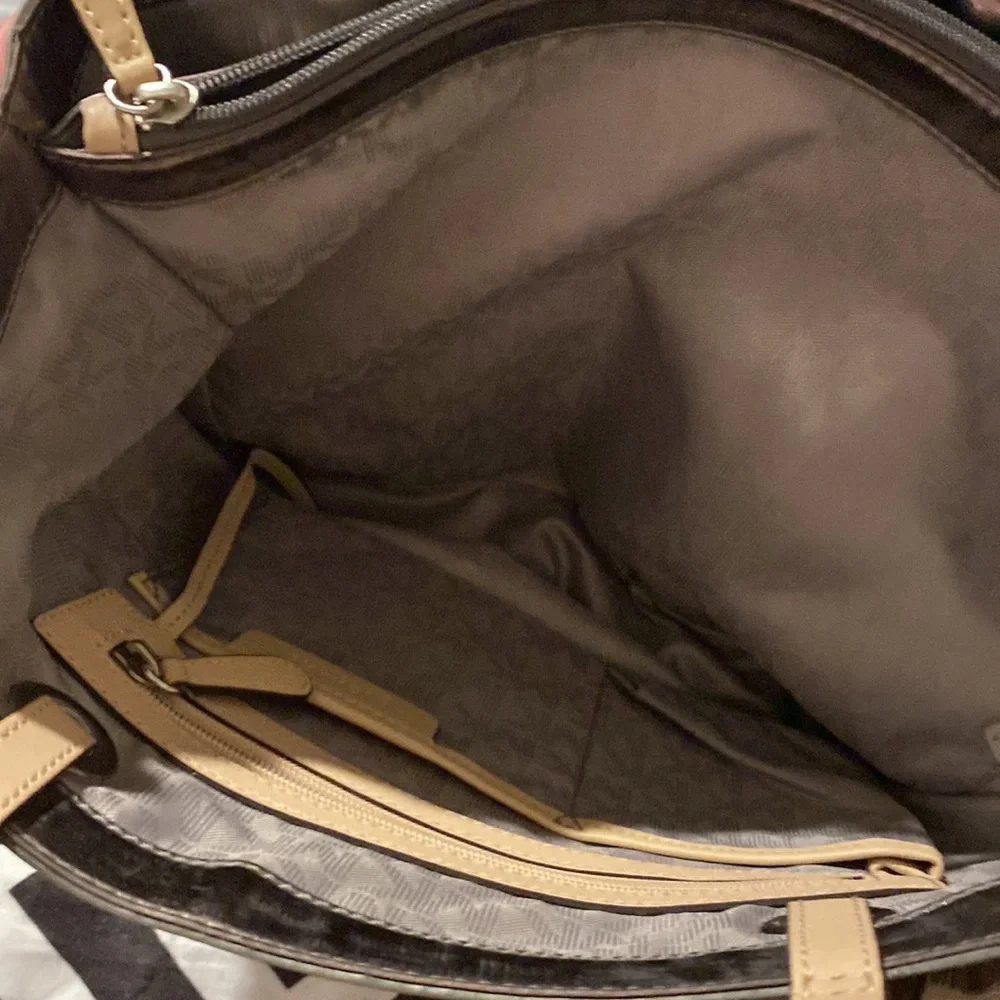 Purse - Picture 3 of 4